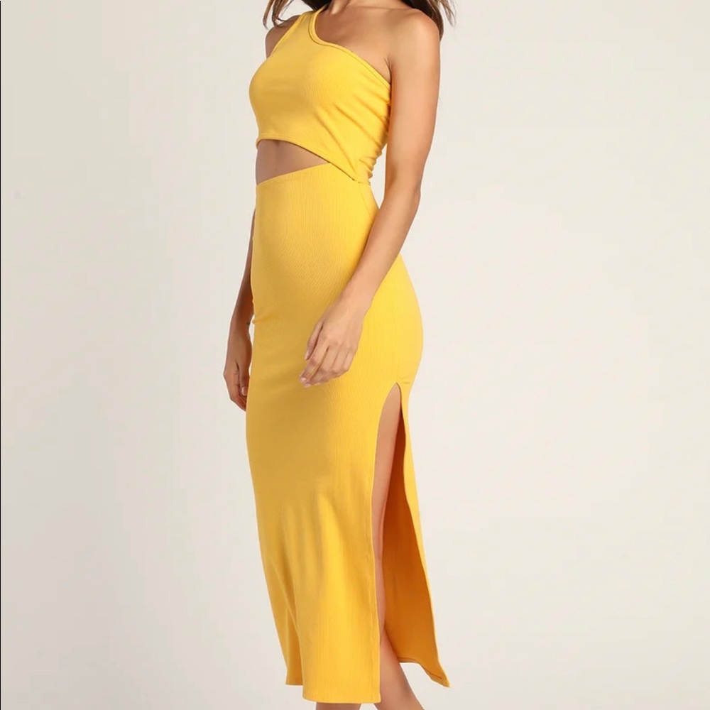 Lulu’s Ribbed One-Shoulder Cutout Midi Dress - Picture 3 of 4